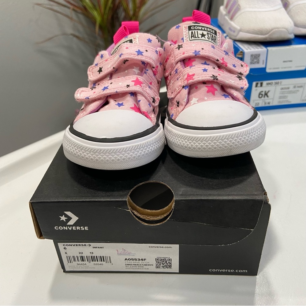 Toddler Converse size 6